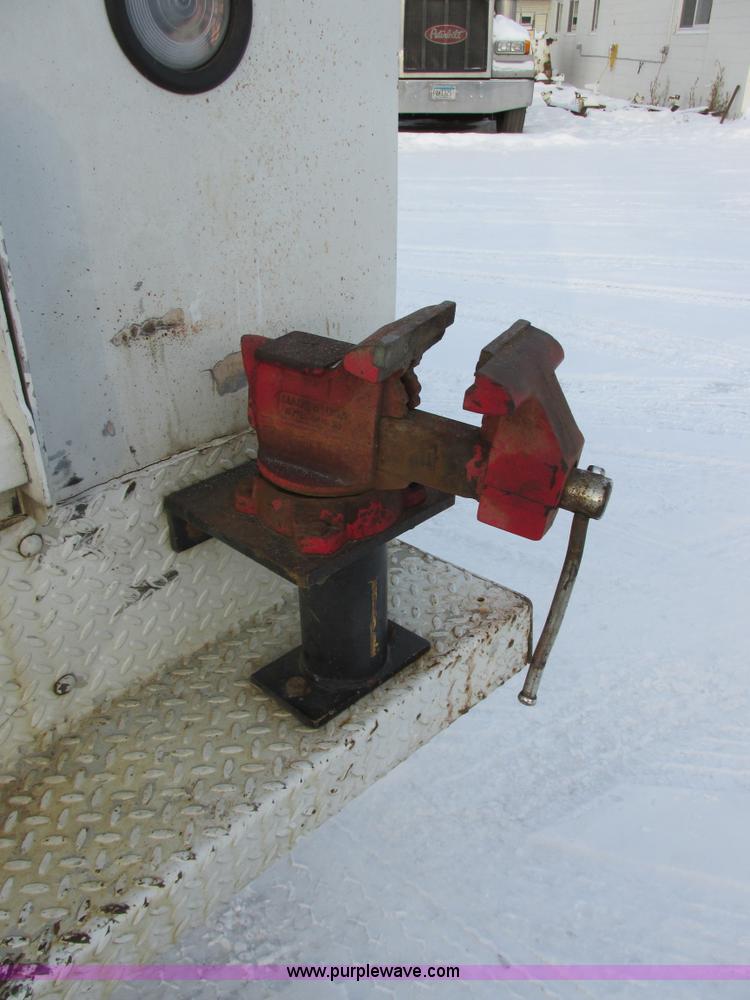 image for item E5251 1999 Ford F450 Super Duty XL utility truck