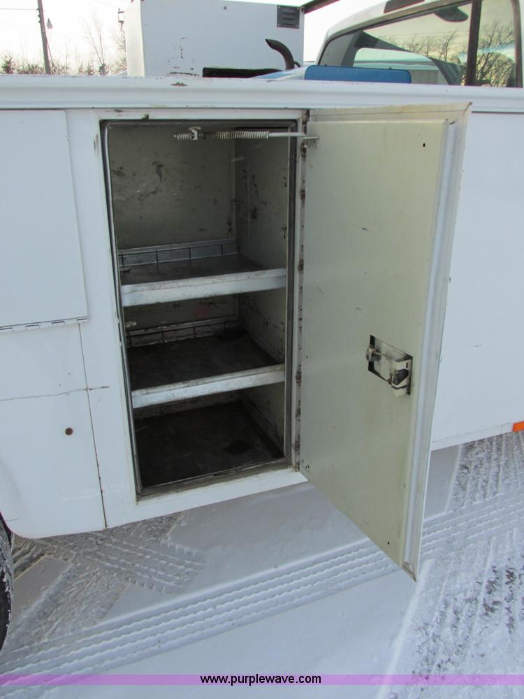 image for item E5251 1999 Ford F450 Super Duty XL utility truck