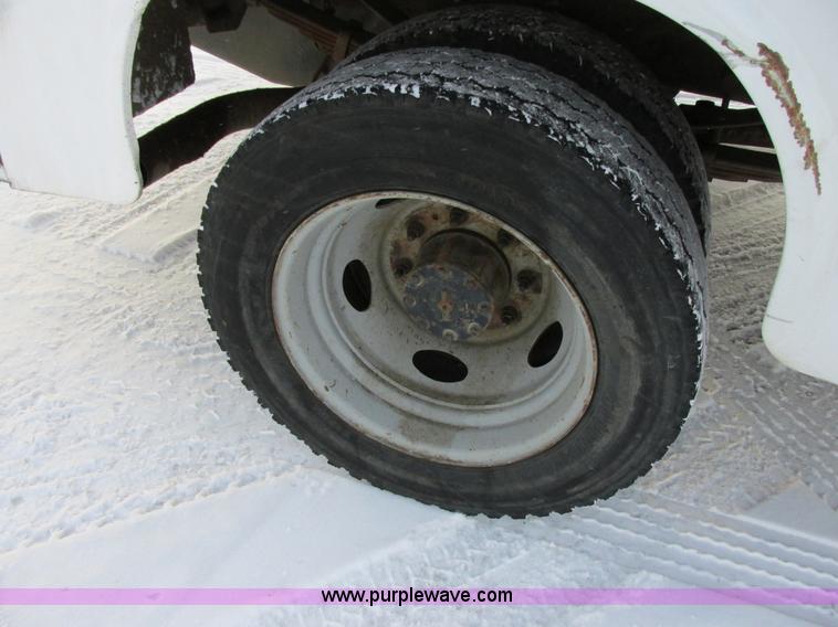 image for item E5251 1999 Ford F450 Super Duty XL utility truck