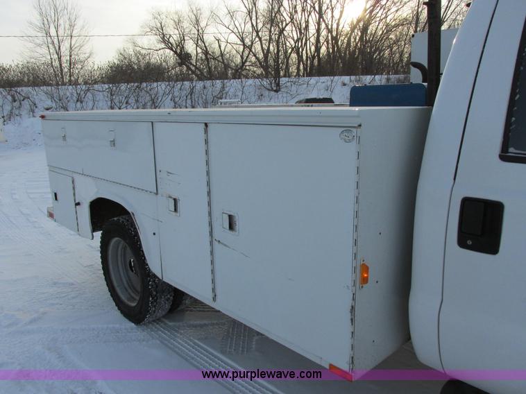 image for item E5251 1999 Ford F450 Super Duty XL utility truck