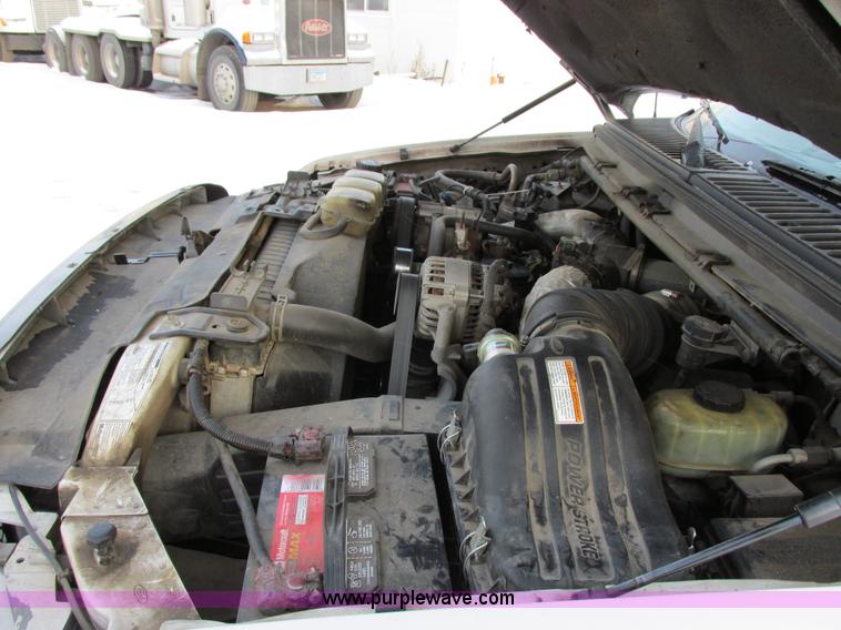 image for item E5251 1999 Ford F450 Super Duty XL utility truck