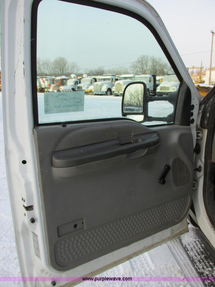image for item E5251 1999 Ford F450 Super Duty XL utility truck