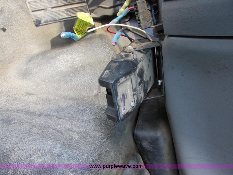 image for item E5251 1999 Ford F450 Super Duty XL utility truck