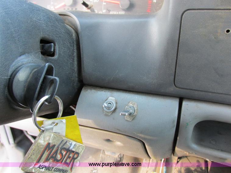 image for item E5251 1999 Ford F450 Super Duty XL utility truck