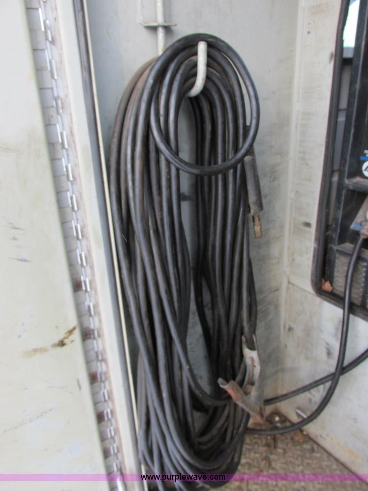 image for item E5251 1999 Ford F450 Super Duty XL utility truck