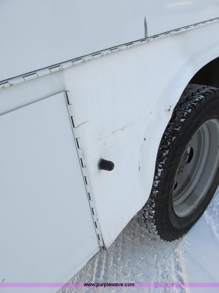 image for item E5251 1999 Ford F450 Super Duty XL utility truck