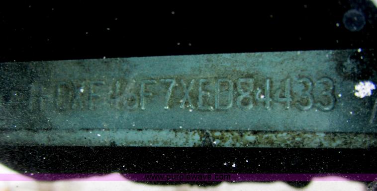 image for item E5251 1999 Ford F450 Super Duty XL utility truck