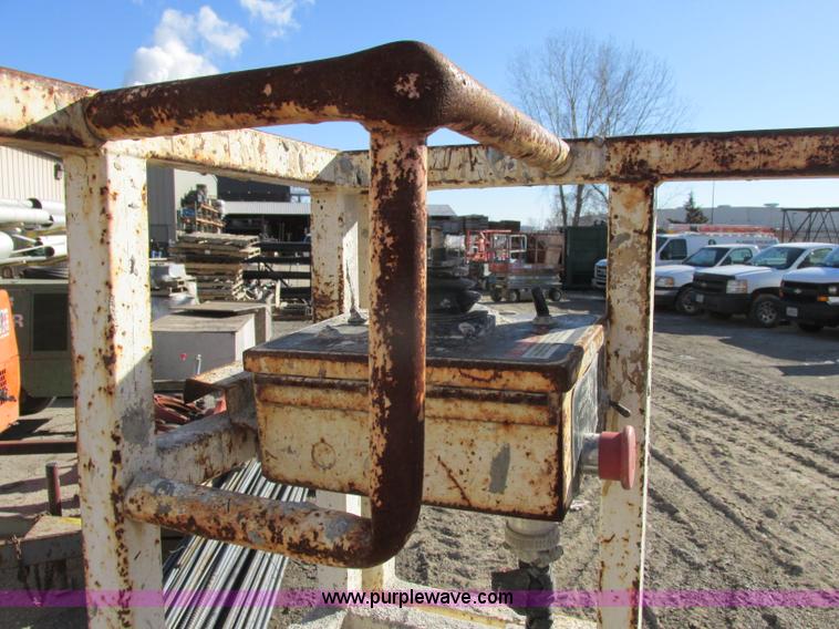 image for item F4840 Snorkel SL 20 scissor lift