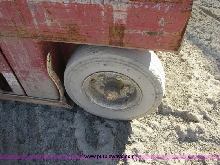 image for item F4840 Snorkel SL 20 scissor lift