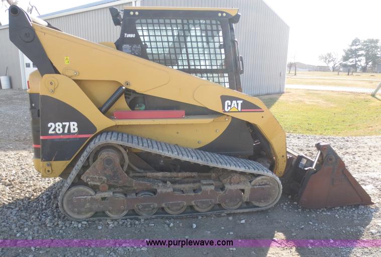 image for item F8072 2005 Caterpillar 287B skid steer