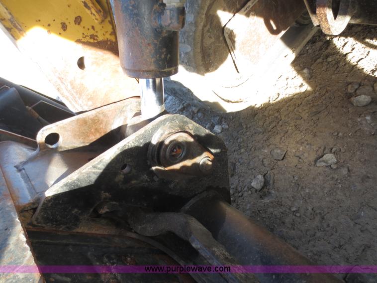 image for item F8072 2005 Caterpillar 287B skid steer