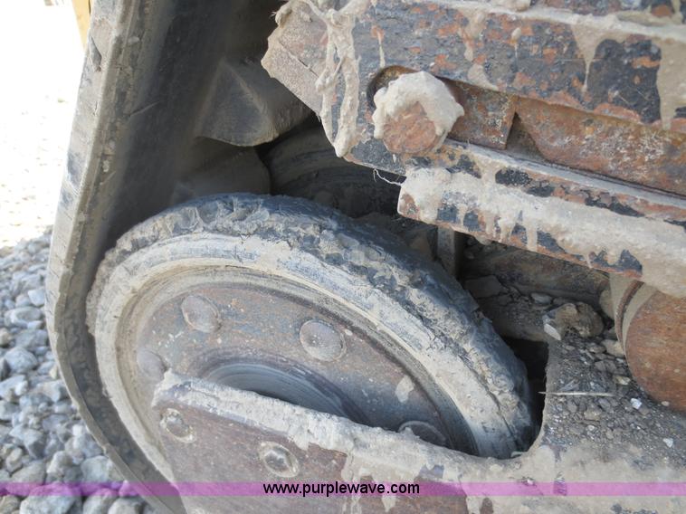 image for item F8072 2005 Caterpillar 287B skid steer