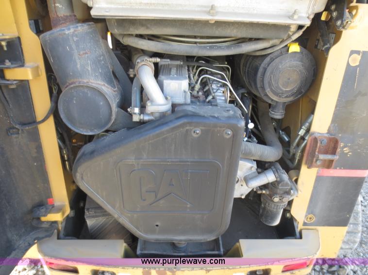 image for item F8072 2005 Caterpillar 287B skid steer