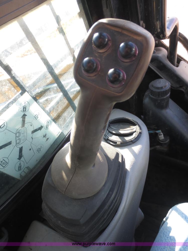 image for item F8072 2005 Caterpillar 287B skid steer