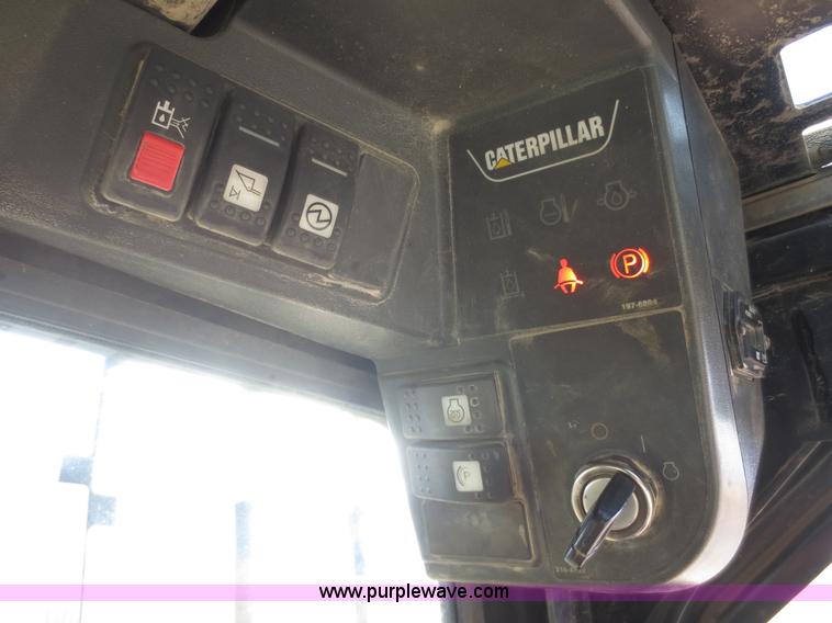 image for item F8072 2005 Caterpillar 287B skid steer