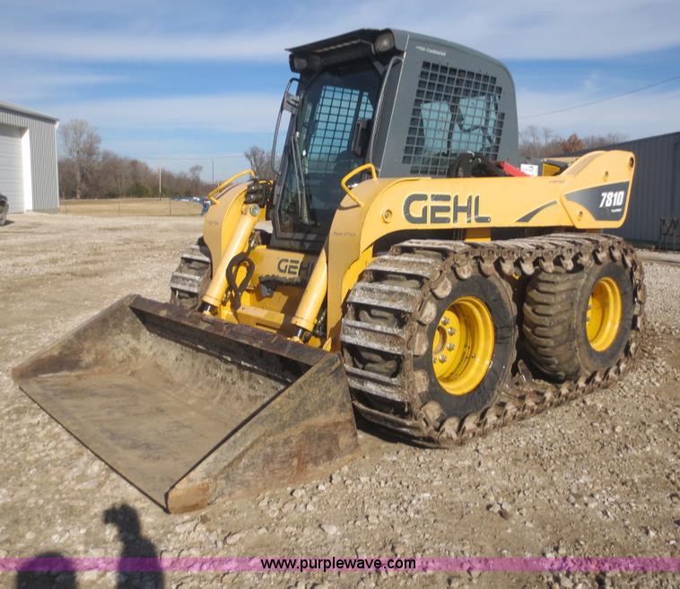 image for item F8073 2005 Gehl 7810 Turbo skid steer