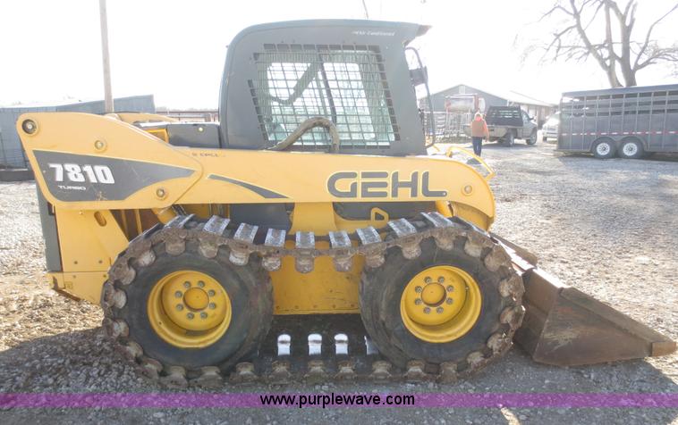 image for item F8073 2005 Gehl 7810 Turbo skid steer
