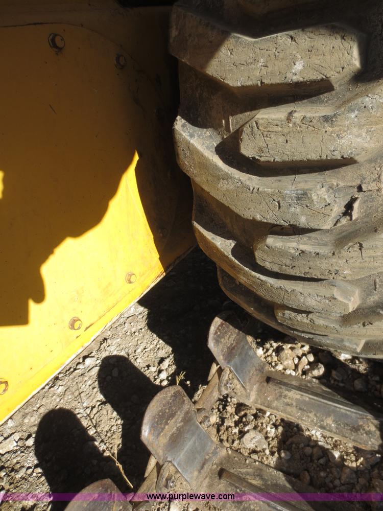 image for item F8073 2005 Gehl 7810 Turbo skid steer