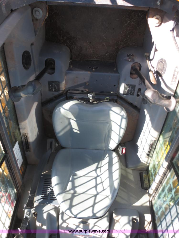 image for item F8073 2005 Gehl 7810 Turbo skid steer