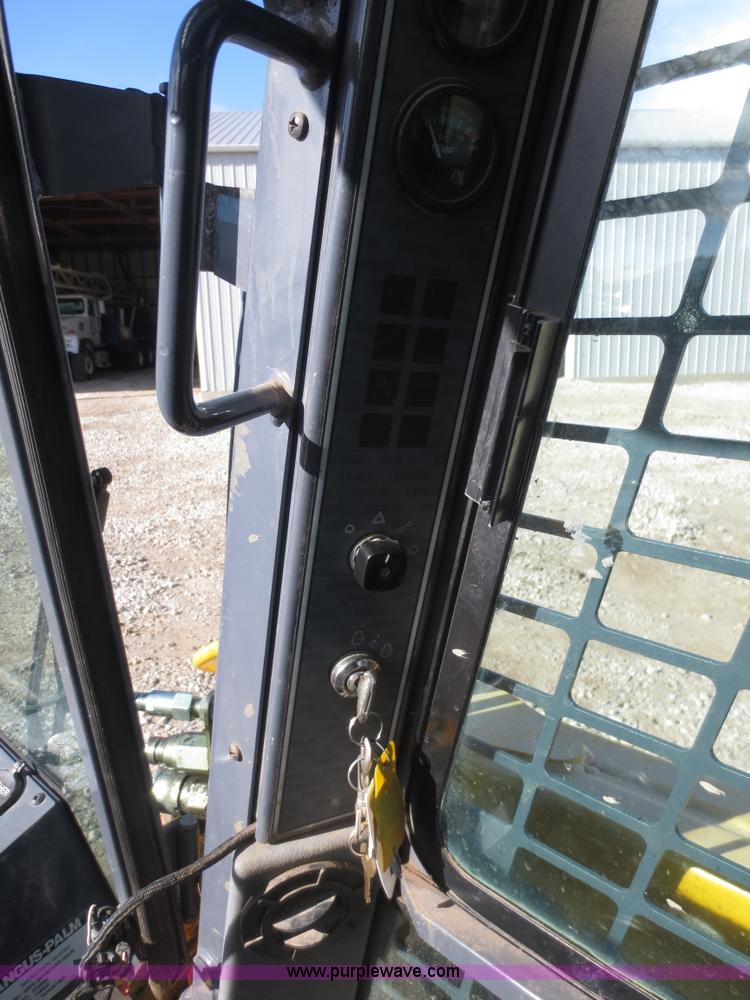 image for item F8073 2005 Gehl 7810 Turbo skid steer