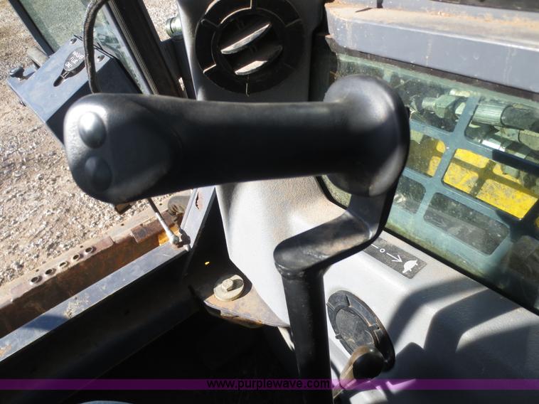 image for item F8073 2005 Gehl 7810 Turbo skid steer