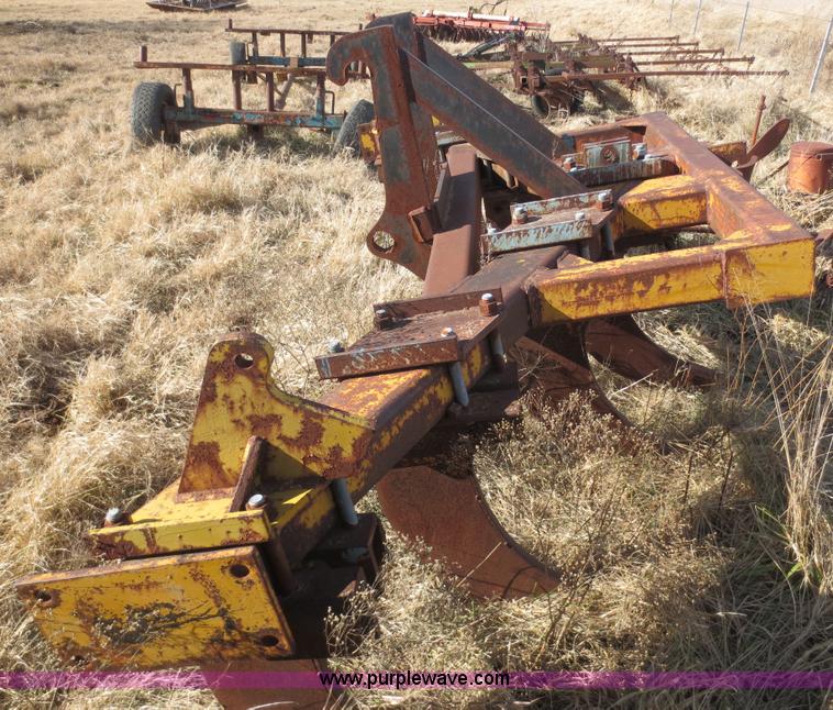 image for item F8074 Root ripper