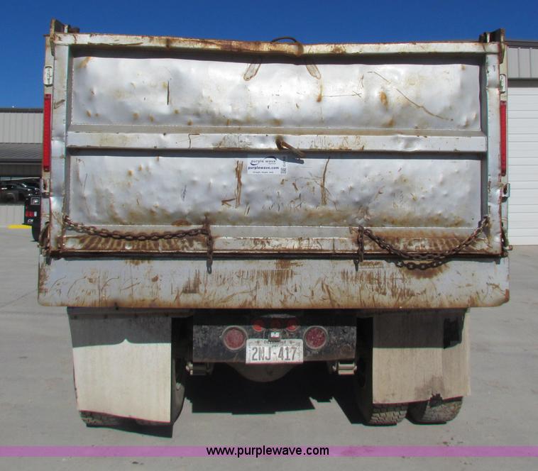 image for item G4388 1982 Freightliner dump truck