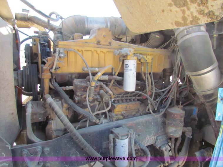 image for item G4388 1982 Freightliner dump truck