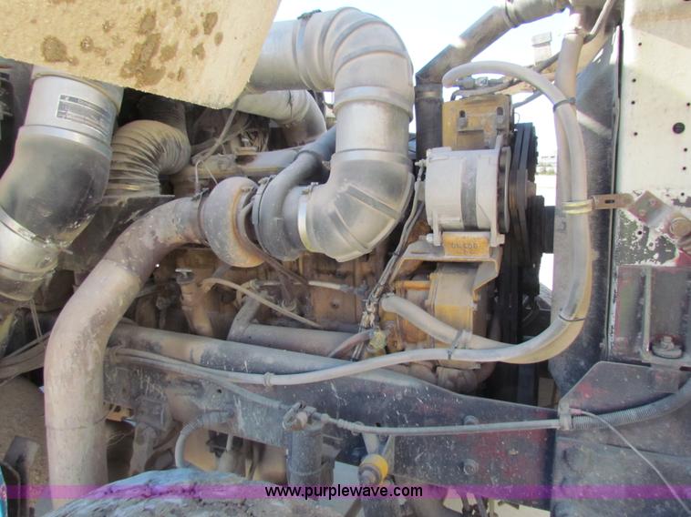 image for item G4388 1982 Freightliner dump truck