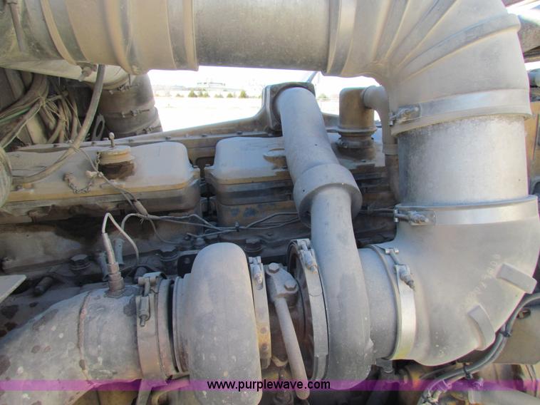 image for item G4388 1982 Freightliner dump truck