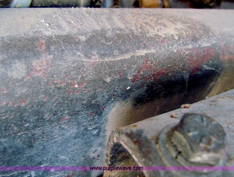 image for item G4388 1982 Freightliner dump truck