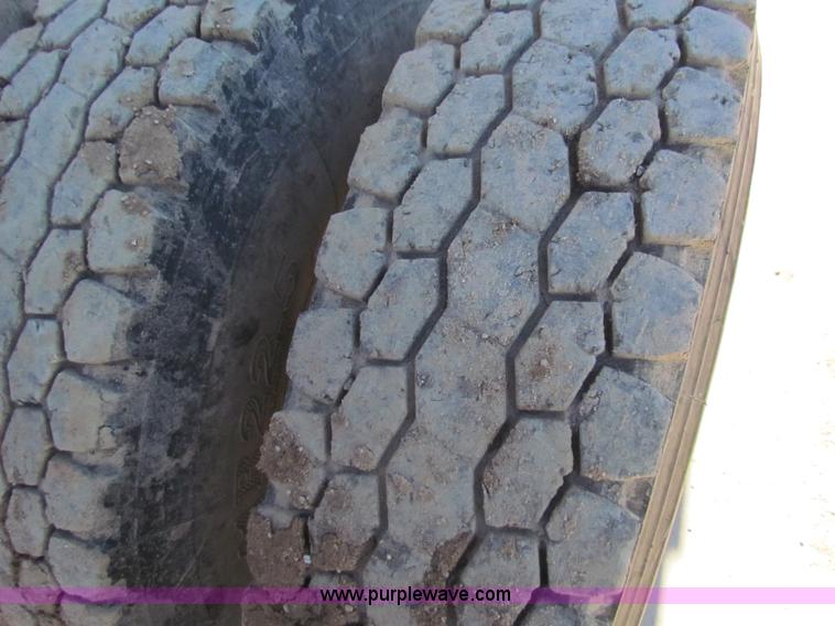 image for item G4388 1982 Freightliner dump truck