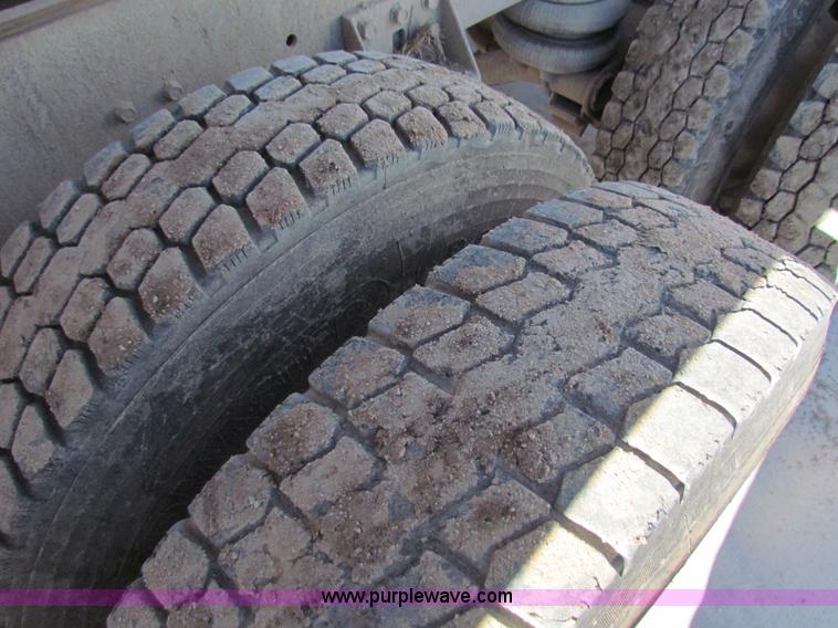 image for item G4388 1982 Freightliner dump truck