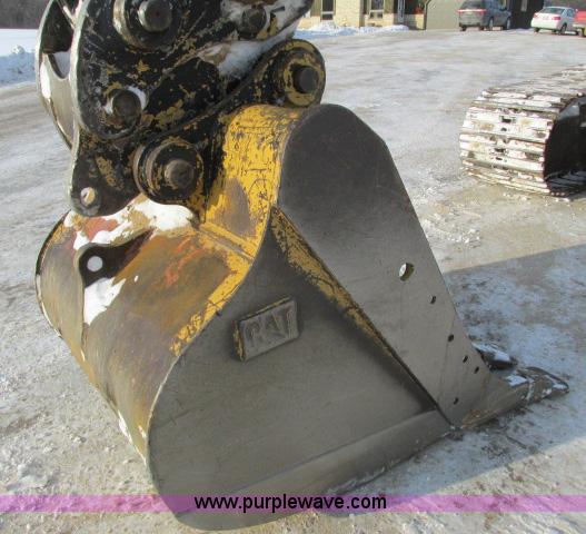 image for item G8899 2002 Caterpillar 325C L excavator