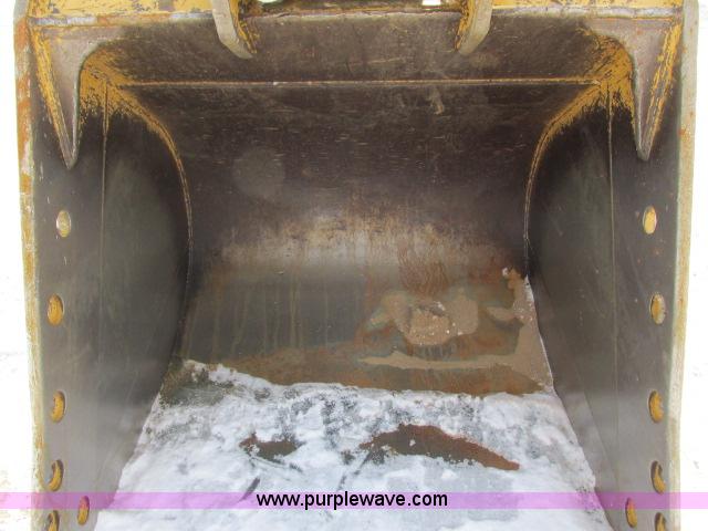 image for item G8899 2002 Caterpillar 325C L excavator