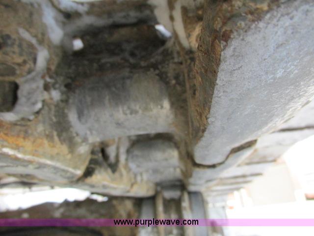 image for item G8899 2002 Caterpillar 325C L excavator