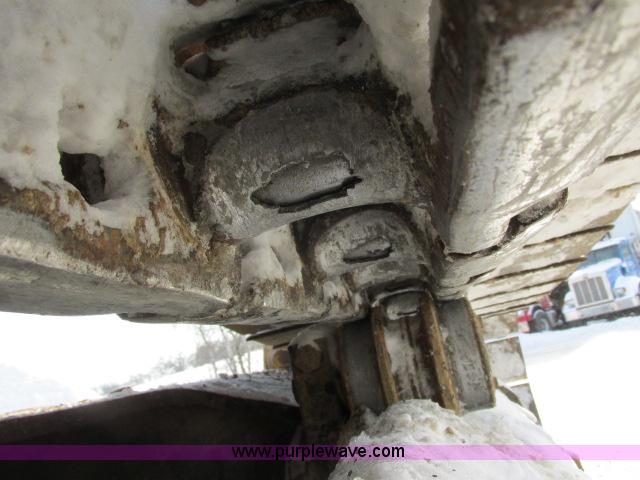 image for item G8899 2002 Caterpillar 325C L excavator