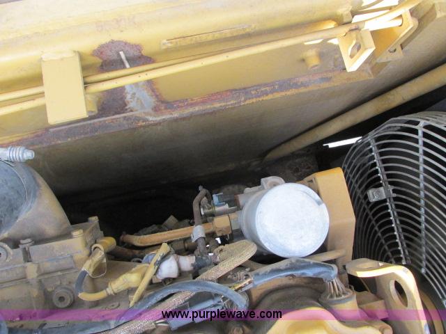 image for item G8899 2002 Caterpillar 325C L excavator