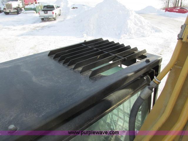 image for item G8899 2002 Caterpillar 325C L excavator