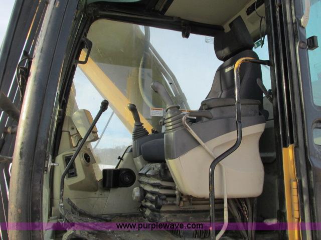 image for item G8899 2002 Caterpillar 325C L excavator