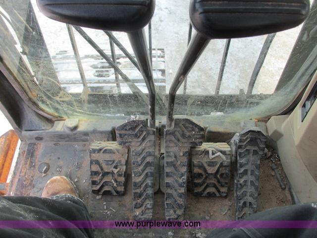 image for item G8899 2002 Caterpillar 325C L excavator