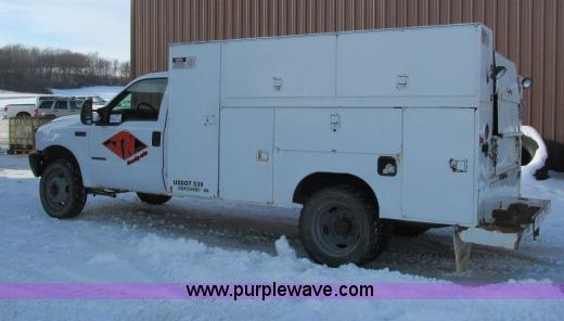 image for item G8900 2000 Ford F550 utility truck