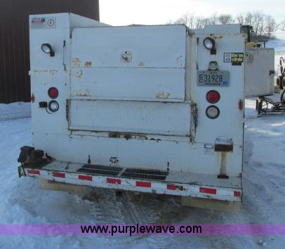 image for item G8900 2000 Ford F550 utility truck