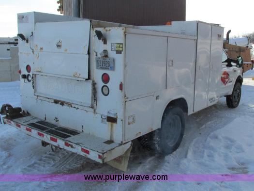 image for item G8900 2000 Ford F550 utility truck