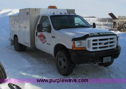 image for item G8900 2000 Ford F550 utility truck
