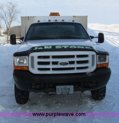 image for item G8900 2000 Ford F550 utility truck