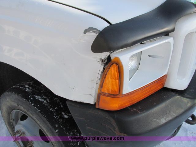 image for item G8900 2000 Ford F550 utility truck