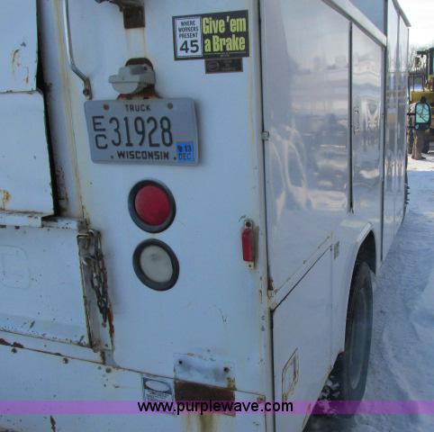 image for item G8900 2000 Ford F550 utility truck