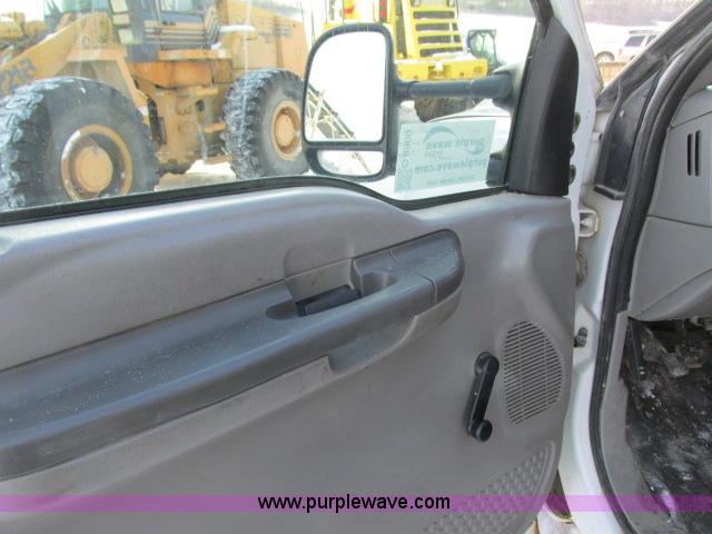 image for item G8900 2000 Ford F550 utility truck