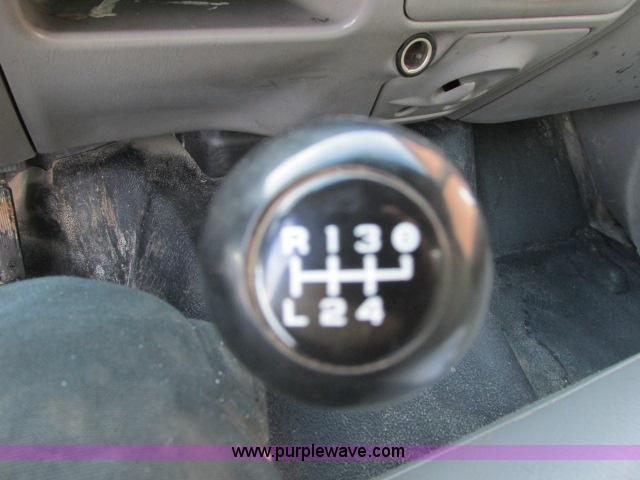 image for item G8900 2000 Ford F550 utility truck